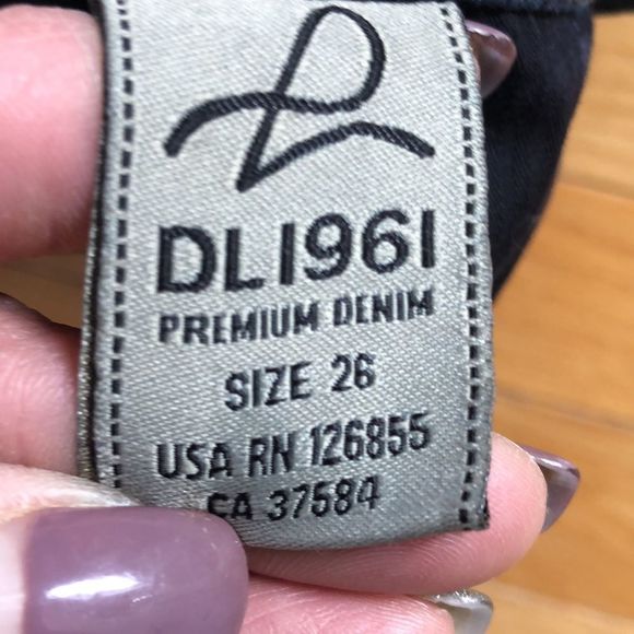 DL 1961 Lindsey Slim Straight Jean
DL1961 - Picture 6 of 11